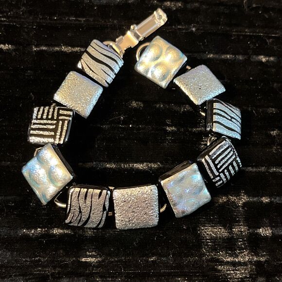 Dichroic Art Glass Silver & Black Tile Silvertone Chain Bracelet Fold Over Clasp - Picture 1 of 11